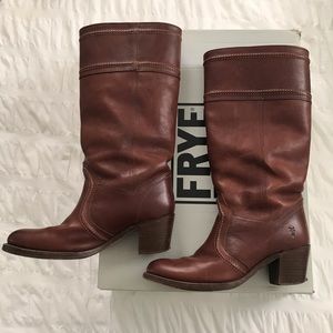 FRYE Jane Stitch boot in redwood
